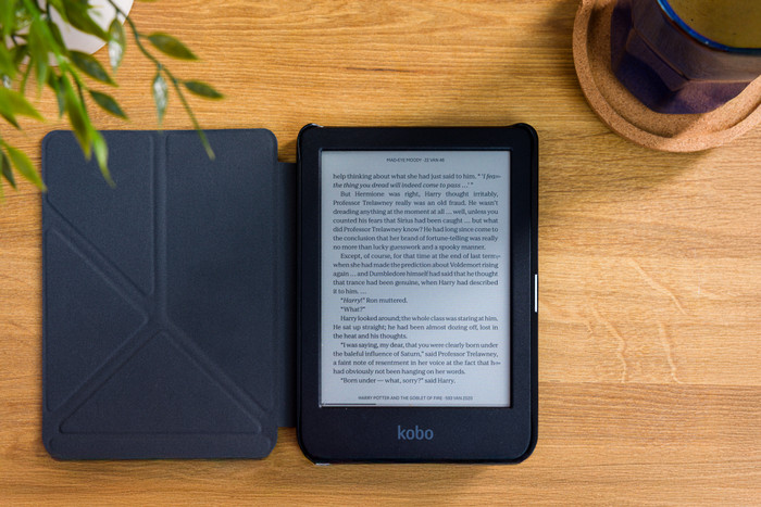 BlueBuilt Kobo Clara BW / Colour Book Case Groen product in gebruik