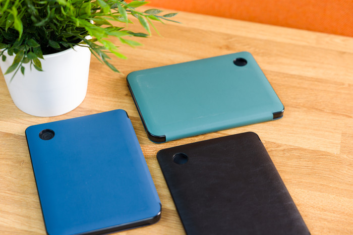 Kobo Clara BW Zwart + BlueBuilt Book Case Zwart product in gebruik