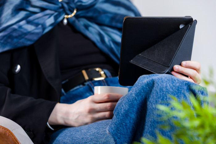 BlueBuilt Kobo Libra Colour Book Case Black product in use