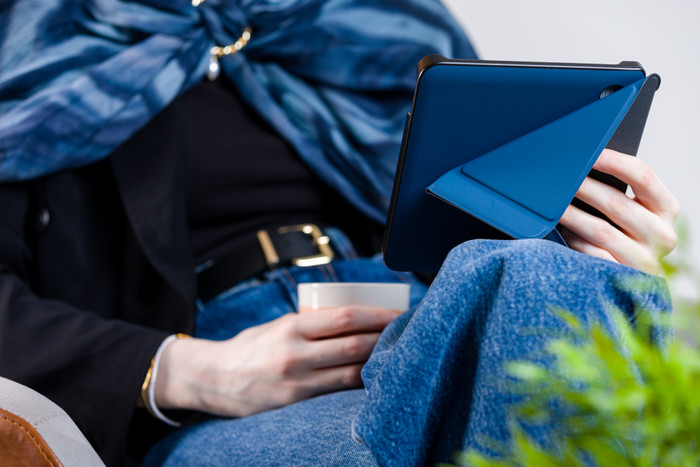 BlueBuilt Kobo Libra Colour Book Case Blue product in use