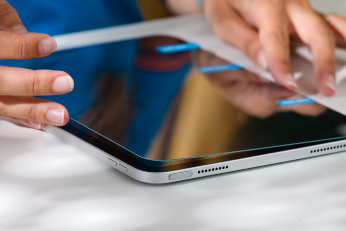 BlueBuilt Samsung Galaxy Tab A9 Protège-écran Verre produit à l'usage