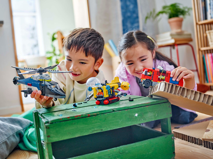 LEGO City - Hélicoptère, Camion de Pompiers et Sous-marin Modulable 60462 produit à l'usage