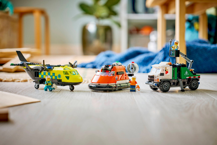 LEGO City Vliegtuig, Servicewagen en Hovercraft remix 60505 product in gebruik