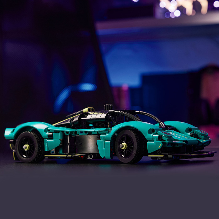 LEGO Technic - Aston Martin Valkyrie 42208 produit à l'usage