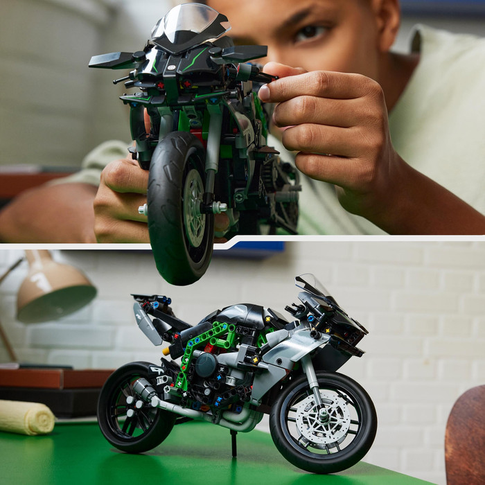 LEGO Technic Kawasaki Ninja H2R motor 42170 product in gebruik