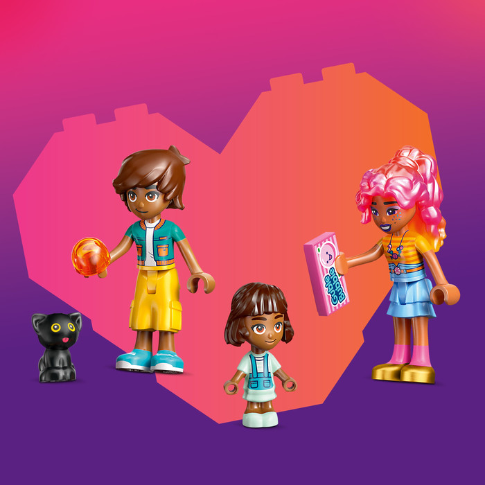 LEGO Friends Heartlake City Snoepwinkel 42649 product in gebruik