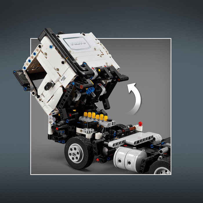 LEGO Technic Volvo FMX truck & EC230 elektrische graafmachine 42175 product in gebruik