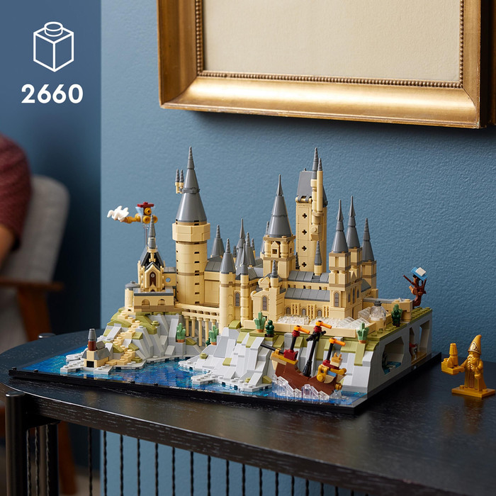 LEGO Harry Potter Kasteel Zweinstein en Terrein 76419 product in gebruik