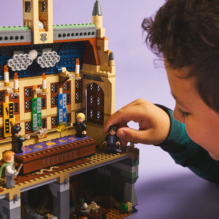 LEGO Harry Potter Hogwarts Castle: The Great Hall 76435 product in use