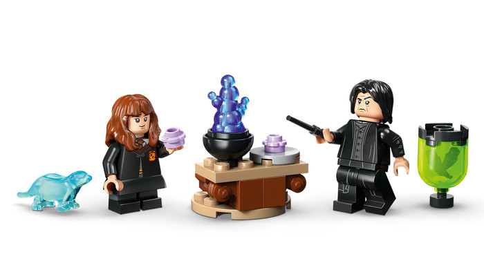 LEGO Harry Potter Cauldron: Secret Potions Classroom 76464 product in use