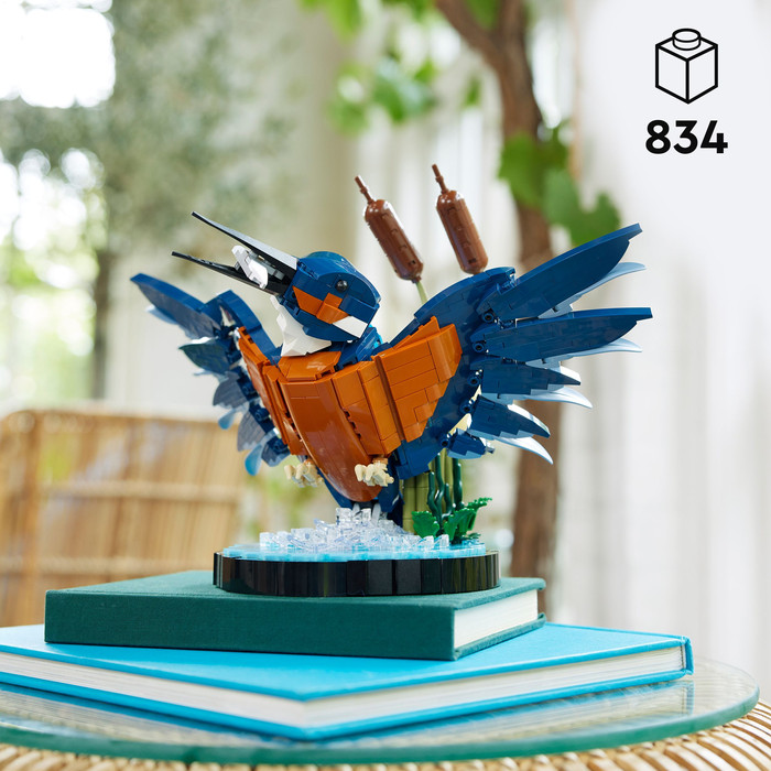 LEGO Icons Ijsvogel 10331 product in gebruik