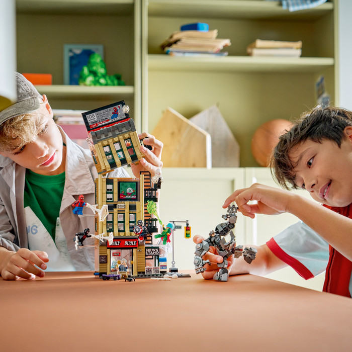 LEGO Marvel - Spider-Man contre Mystério : le Daily Bugle 76342 produit à l'usage