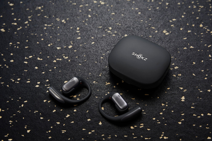 Shokz OpenFit Pro Zwart product in gebruik