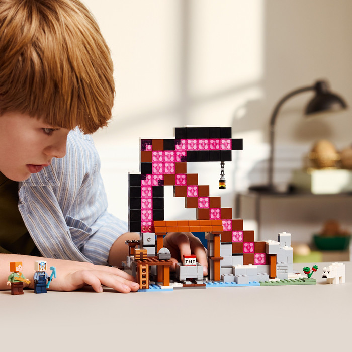 LEGO Minecraft The Pickaxe Mine 21277 product in use