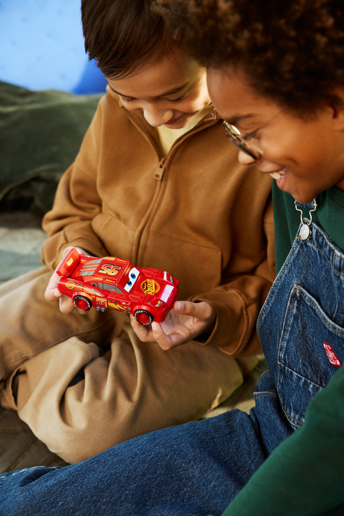 LEGO Speed Champions Lightning McQueen 77255 product in gebruik