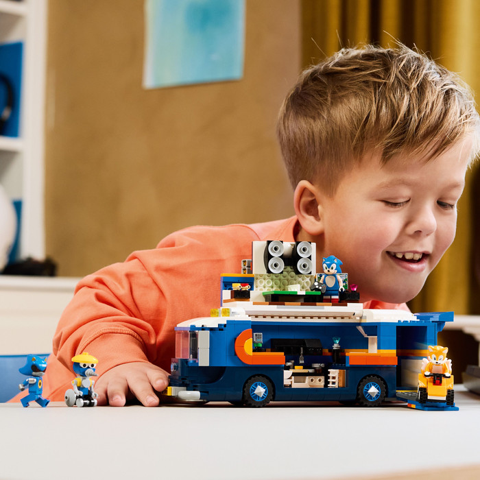 LEGO Sonic Team Sonic Command Truck 77006 product in use