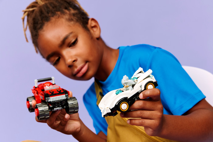 LEGO Sonic Silver's Car vs Knuckles' Monster Truck 77118 product in use