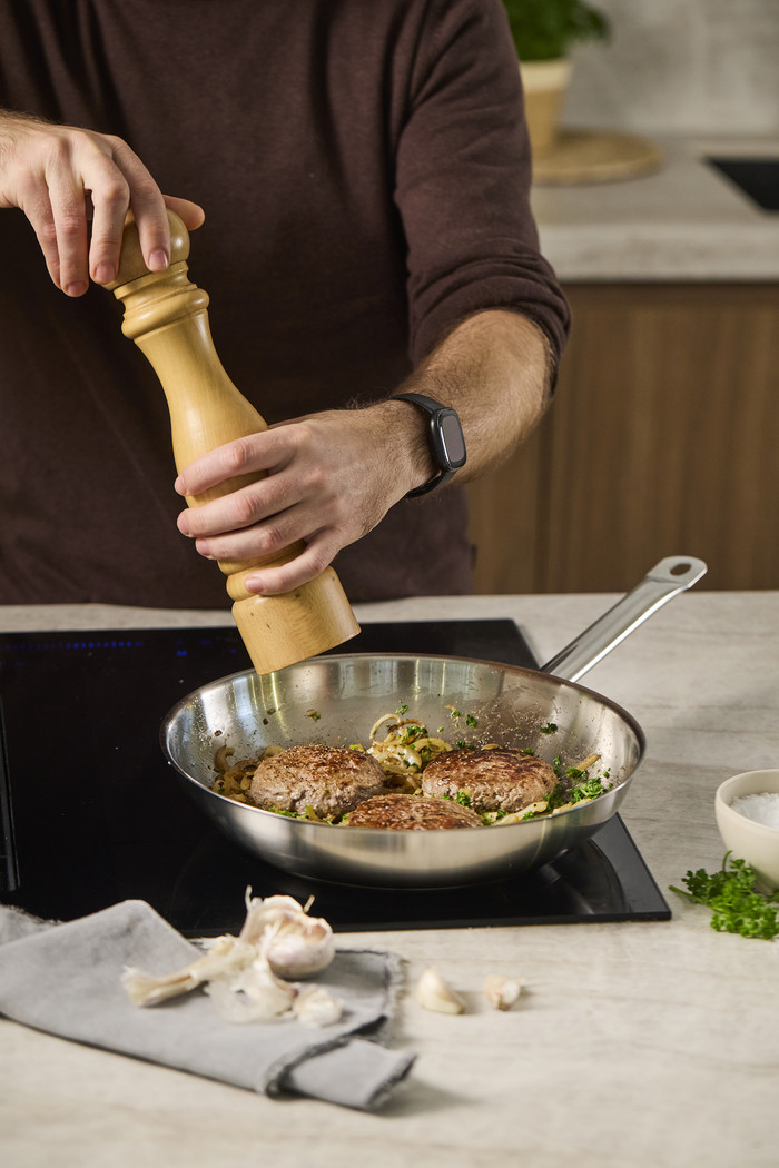 Demeyere Classic 3 bakpan 20 cm product in gebruik