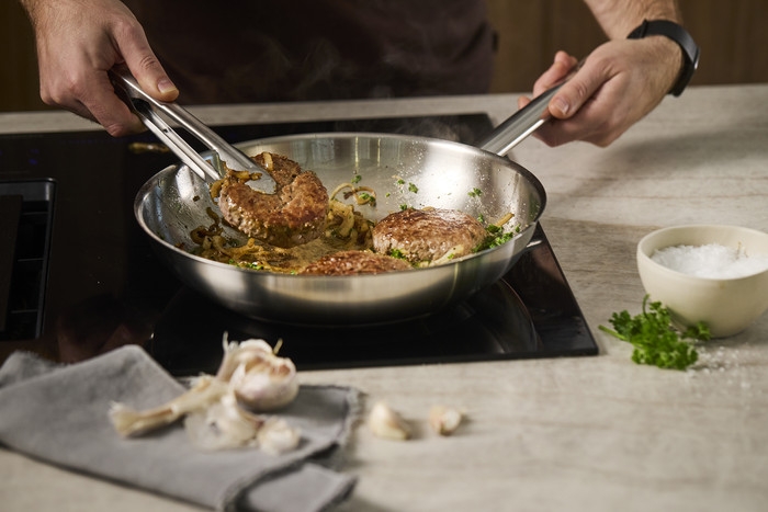 Demeyere Classic 3 bakpan 28 cm product in gebruik