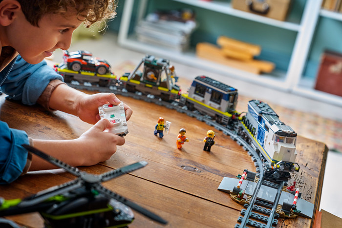 LEGO City Police Train Heist 60508 product in use