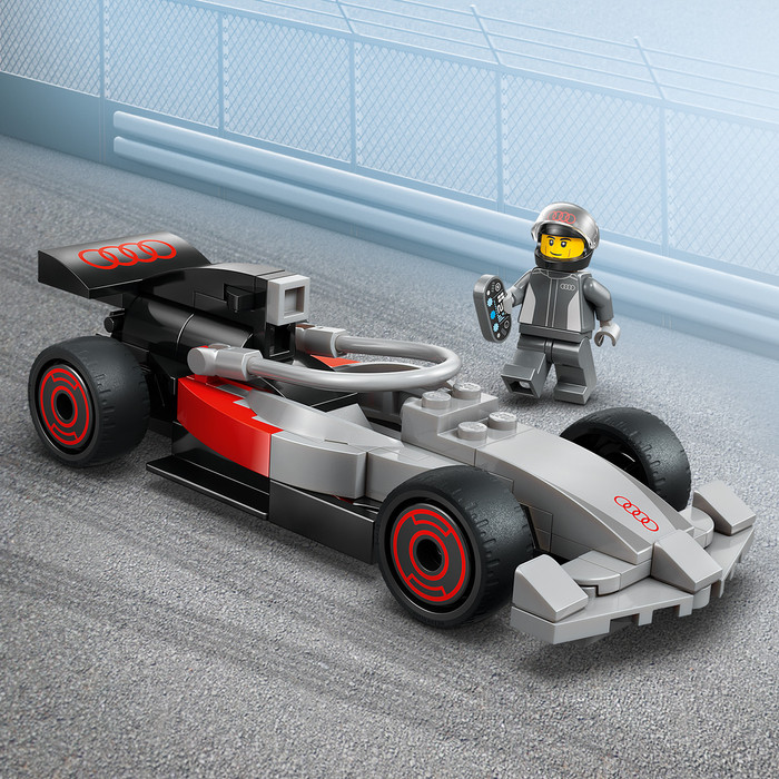 LEGO City F1 Displaytruck met Audi F1 racewagen 60493 product in gebruik