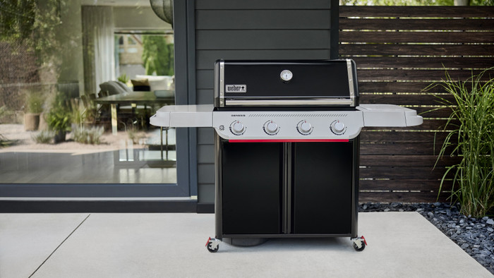 Weber Genesis E-415W product in gebruik