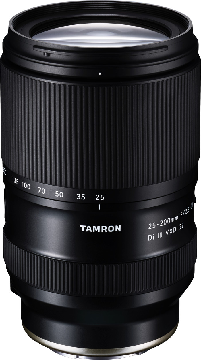 Tamron 25-200 mm f/2.8-5.6 Di III VXD G2 Sony FE dessus