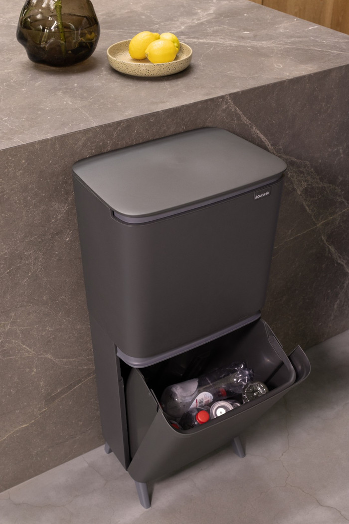 Brabantia SortUp Recycle Hi afvalemmer 25+10+10L Grijs product in gebruik