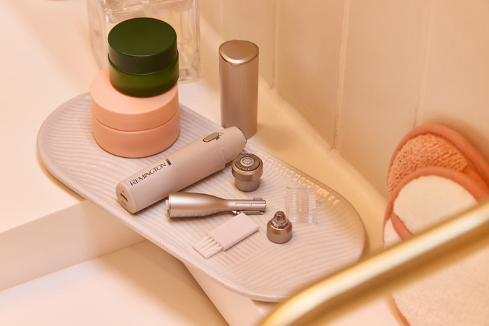 Remington BareMe 3-in-1 Facial Hair Remover WFS310 produit à l'usage