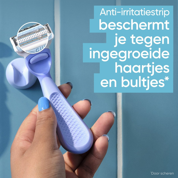 Gillette Venus Intimate + 5 Replacement Blades product in use
