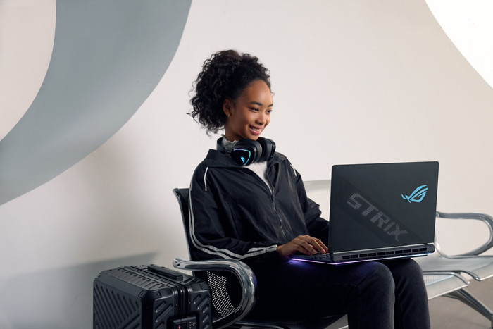 ASUS ROG Strix 18 G835LXG-TQ415W AZERTY product in gebruik