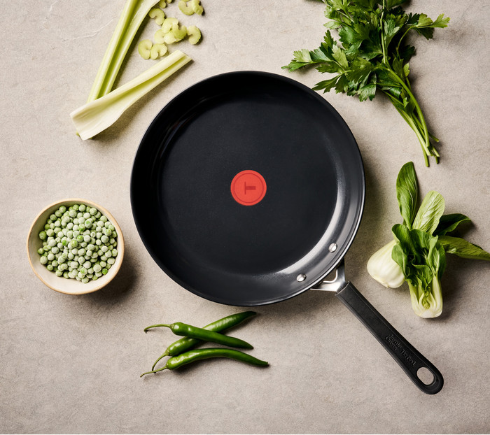 Jamie Oliver by Tefal Easy Cook Ceramic wokpan 28 cm E33719 product in gebruik