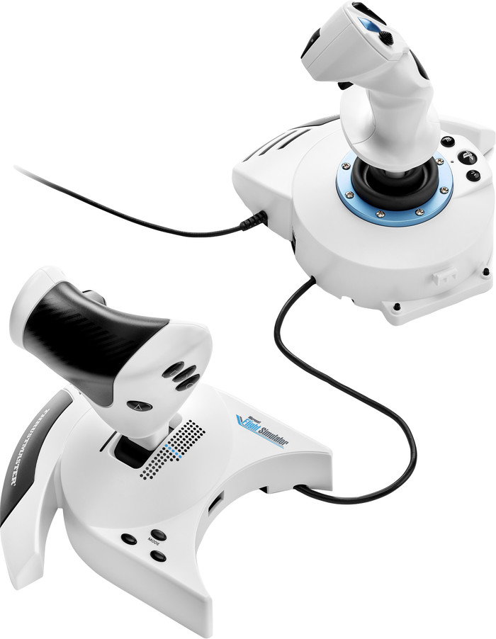 Thrustmaster T.Flight Hotas 5 Microsoft Flight Simulator Edition dessus