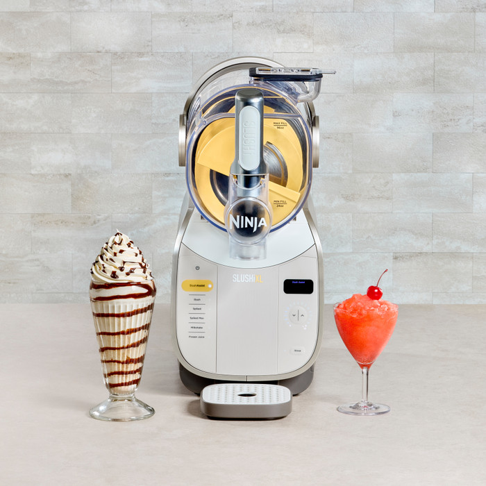 Ninja SLUSHi XL IJsmachine Mocca FS601EUBR product in gebruik