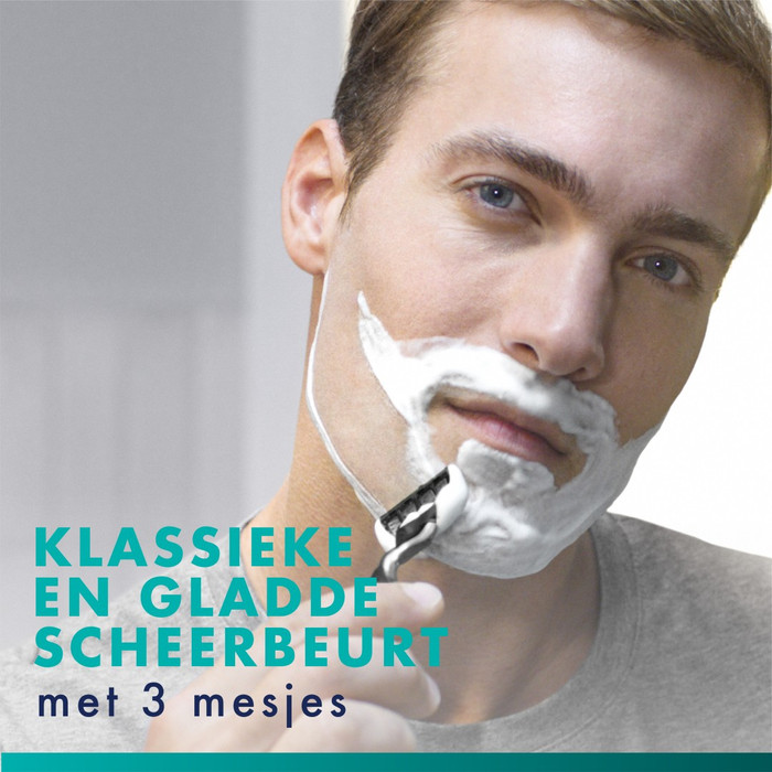 Gillette Mach3 + 3 Navulmesjes product in gebruik