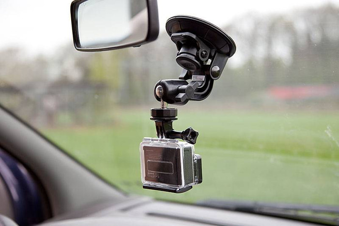 PRO-mounts Suction Cup Mount product in use