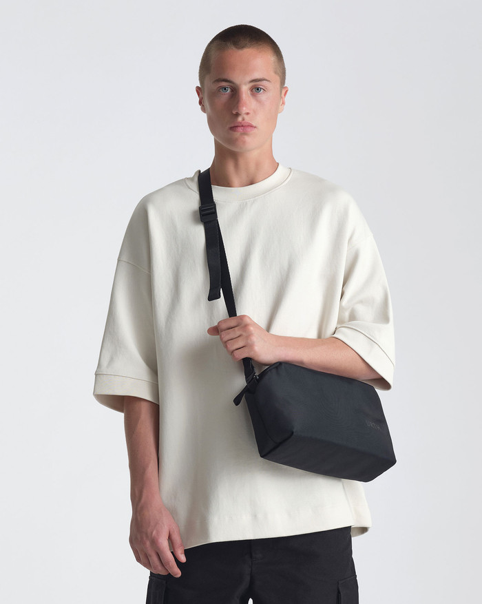 Urth Dolomite 5,1 L Camera Sling Noir produit à l'usage