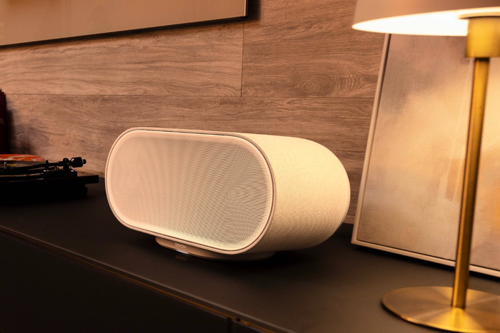 Denon Home 600 Zilver product in gebruik