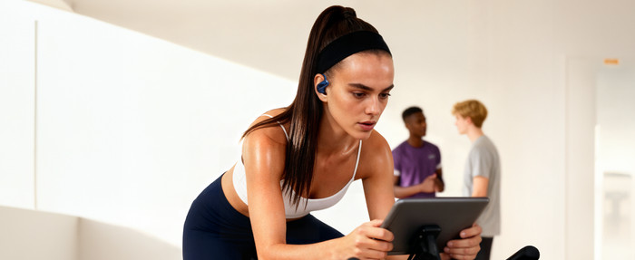 Soundcore AeroFit 2 Pro Blauw product in gebruik