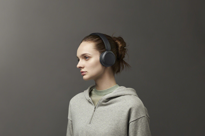 Sony WH-CH535 Black product in use