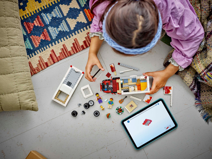 LEGO City Avontuurlijke Camper 60454 product in gebruik