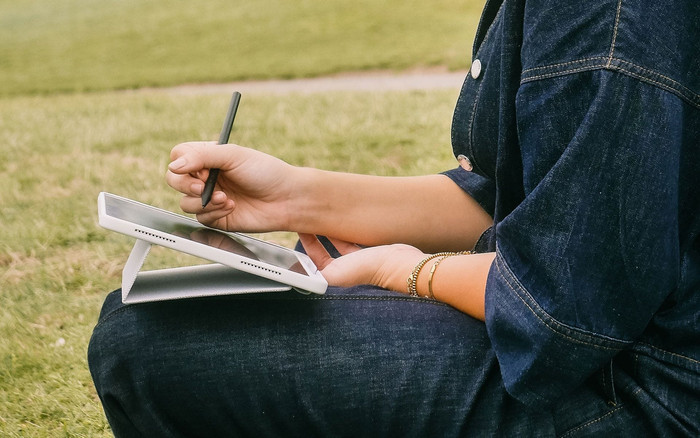 Wacom MovinkPad 11 Case avec Support Gris produit à l'usage