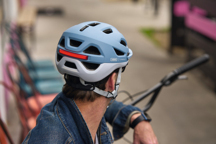 ABUS URBAN-I 4.0 ACE Blauw L product in gebruik