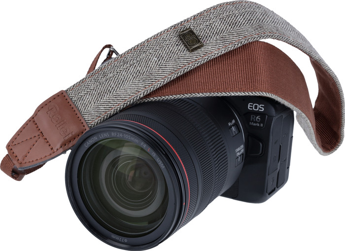 Rollei Camera Strap Bruin product in gebruik