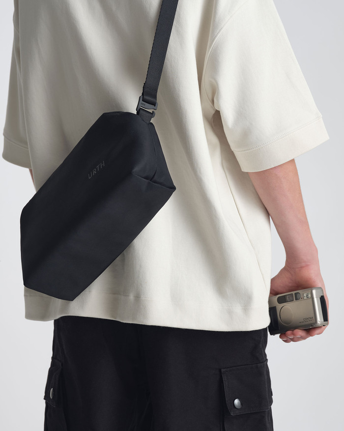 Urth Dolomite 5,1 L Camera Sling Noir produit à l'usage