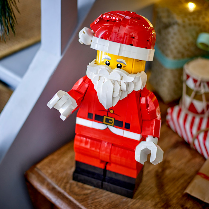LEGO Large Santa Minifigure 40820 product in use