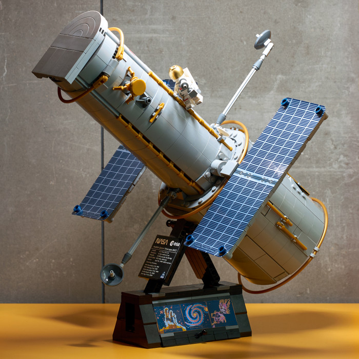LEGO Icons Ruimtetelescoop Hubble 11382 detail