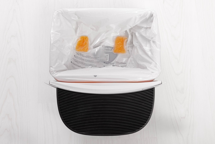 Whisker 50 Drawer Liners product in gebruik