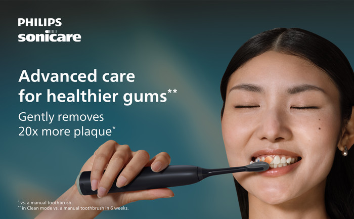 Philips Sonicare Series 7500 HX7421/14 Zwart product in gebruik