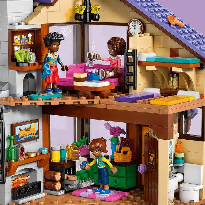 LEGO Friends Gezellige Boshut in de Herfst 42705 product in gebruik